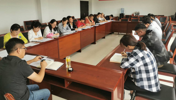 近日，隧道公司召開了以“夯實財務基礎，嚴守紀律關口”為主題的專題學習會，會議主要內容是學習集團公司印發的《安全生產費用財務管理辦法》與《建造合同會計核算辦法（2020年修訂